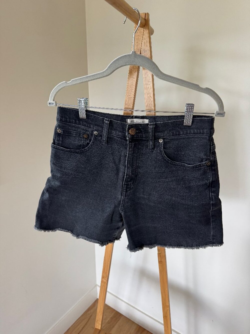 Madewell Black Denim Cut off Jeans sz 27